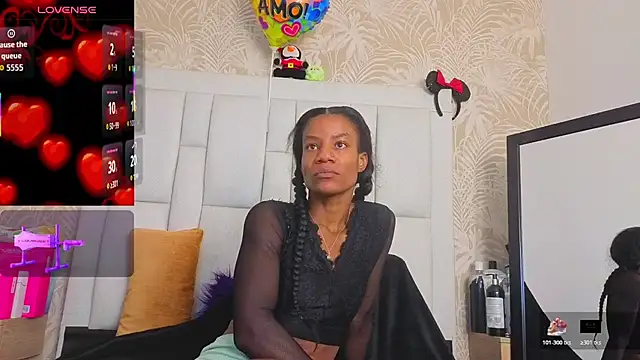 dafnnelewis online show from May 13, 11:18 am