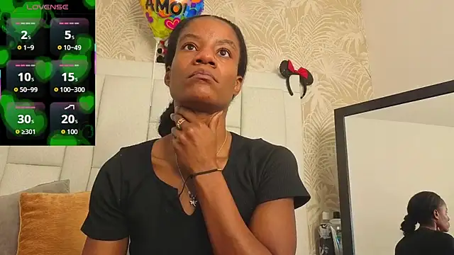 dafnnelewis online show from May 19, 11:05 am