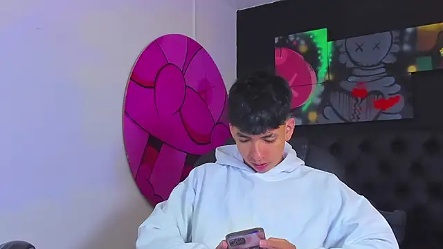 ISAAC CRYSTON online show from October 4, 8:40 pm