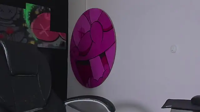 ISAAC CRYSTON online show from October 25, 8:47 pm