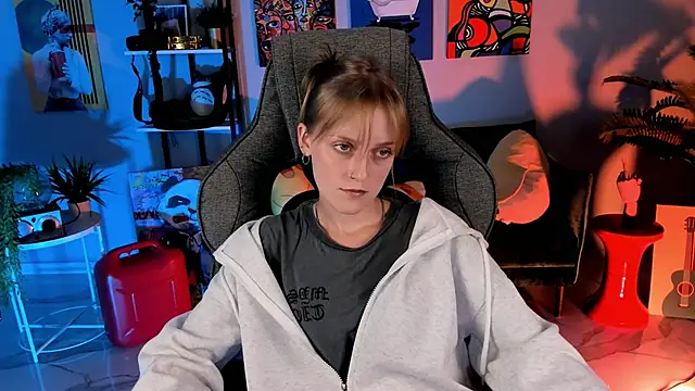 KiraMontoya online show from September 19, 5:35 pm