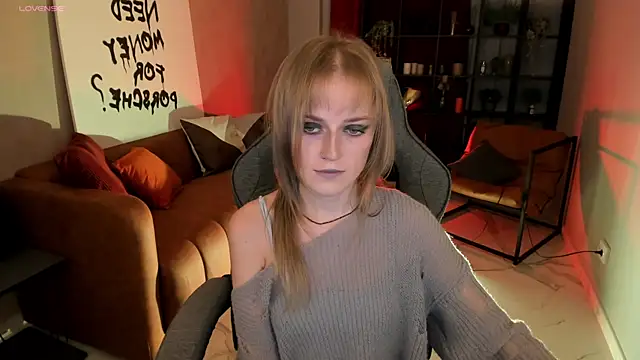 KiraMontoya online show from October 21, 5:35 pm