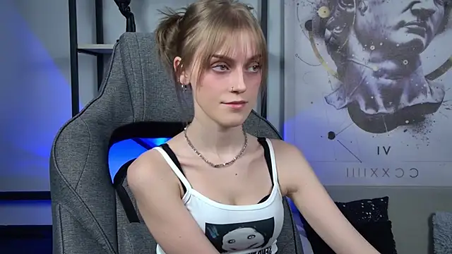 KiraMontoya online show from March 13, 11:55 pm