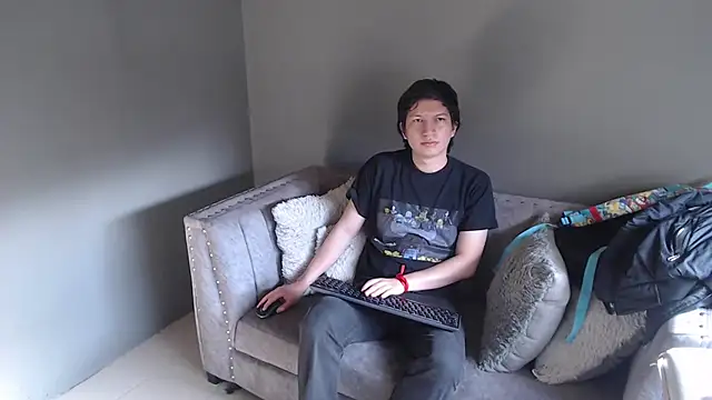 Golden-Boyy online show from February 9, 1:03 pm