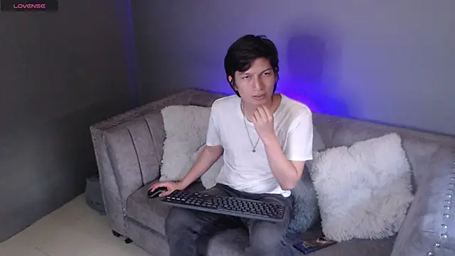 Golden-Boyy online show from February 13, 11:50 am