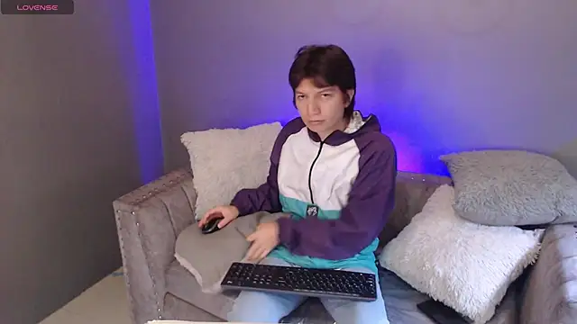 Golden-Boyy online show from February 14, 12:03 pm
