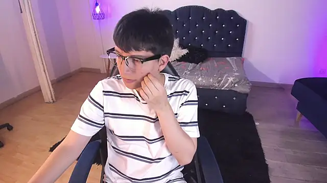 Golden-Boyy online show from September 13, 3:39 am