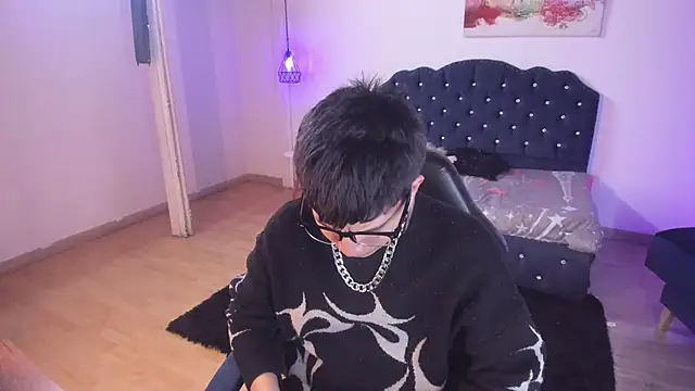 Golden-Boyy online show from September 19, 3:19 am