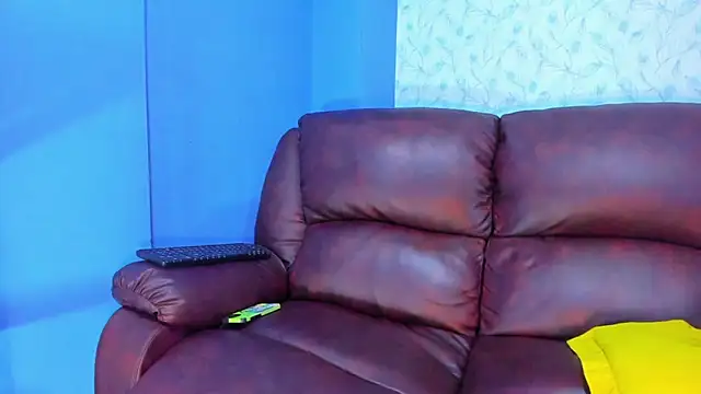 Snapshot of Gadiel_Sex chatting on February 27, 7:47 pm Gadiel Sex online show from February 27, 7:47 pm