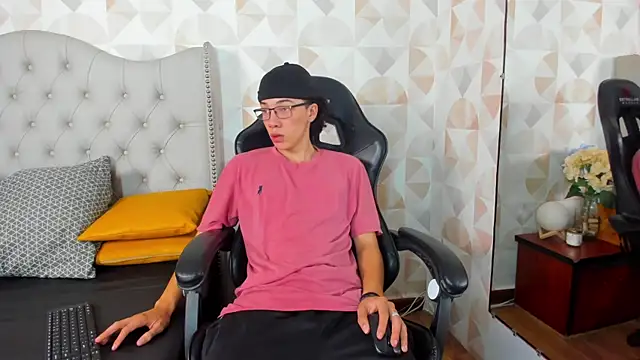 Snapshot of Gadiel_Sex chatting on March 6, 1:35 pm Gadiel Sex online show from March 6, 1:35 pm
