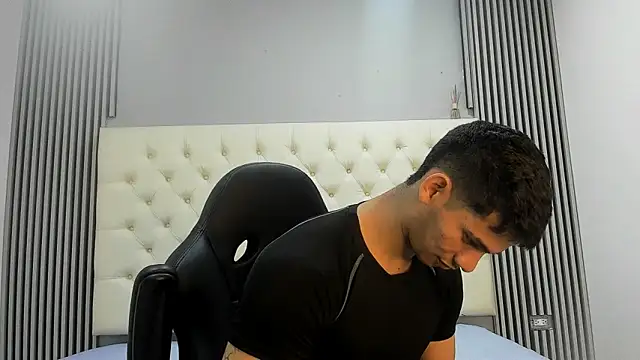 ANDRES STUD online show from March 5, 4:19 am