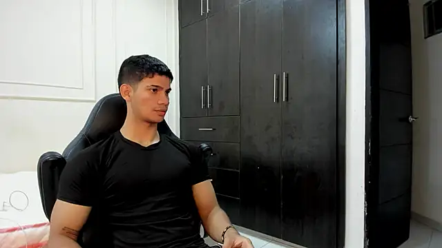 ANDRES STUD online show from April 6, 3:59 am