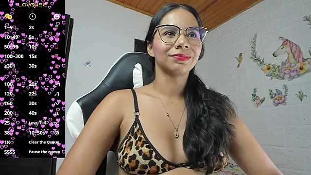 alisson hoffman05 online show from May 16, 12:29 am
