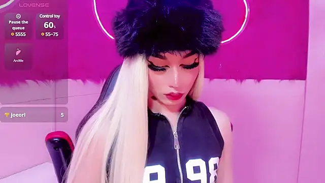 Snapshot of Irina_milkmaid chatting on March 4, 11:00 pm Irina milkmaid online show from March 4, 11:00 pm