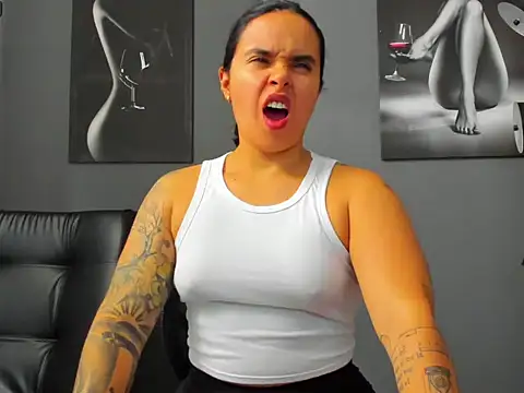 karlyjons12 online show from September 19, 4:07 pm