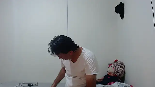 jeans and emma online show from March 22, 7:23 am