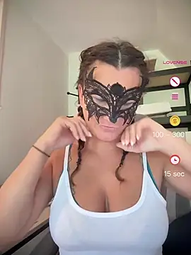 Loveblackzilla online show from May 9, 12:32 pm