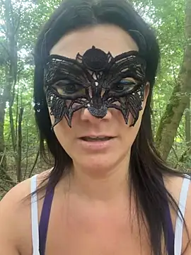 Loveblackzilla online show from July 6, 7:05 am