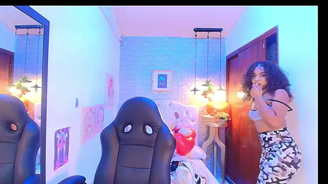 tylla  online show from March 4, 3:22 am