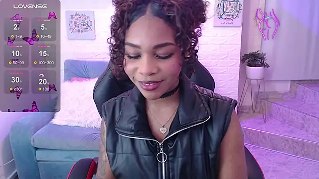 tylla  online show from March 11, 3:59 am