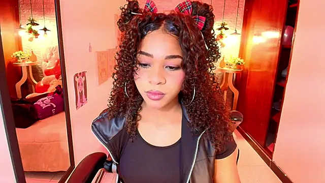 tylla  online show from March 17, 4:08 am