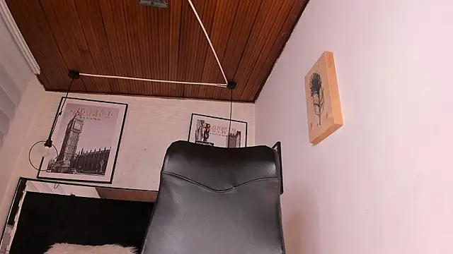 tylla  online show from February 2, 8:07 pm