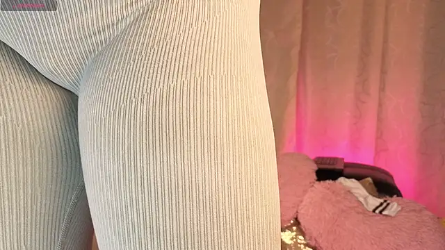 sophia dumont online show from February 25, 9:30 am