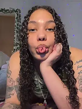 Snapshot of tastylolaaa chatting on May 4, 12:28 am tastylolaaa online show from May 4, 12:28 am