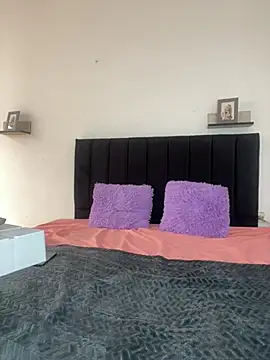 Snapshot of trex_x chatting on March 6, 6:59 pm trex x online show from March 6, 6:59 pm