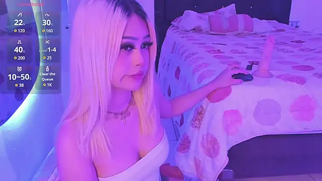 Snapshot of _Charlottequeen chatting on March 13, 4:27 am Charlottequeen online show from March 13, 4:27 am