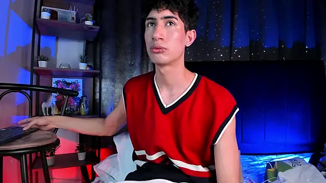 NovaaWheler online show from October 25, 9:20 pm