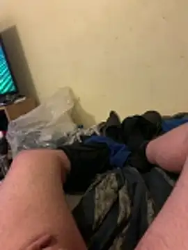 Snapshot of Tonez86 chatting on February 14, 8:00 am Tonez86 online show from February 14, 8:00 am