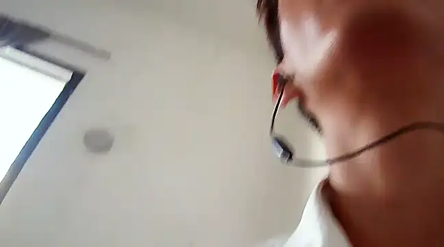 Snapshot of ChavoOT chatting on March 9, 10:41 pm ChavoOT online show from March 9, 10:41 pm