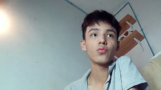 Snapshot of ChavoOT chatting on March 23, 1:20 am ChavoOT online show from March 23, 1:20 am