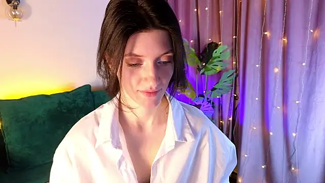 Snapshot of roxy_riot_ chatting on February 14, 4:58 am roxy riot  online show from February 14, 4:58 am