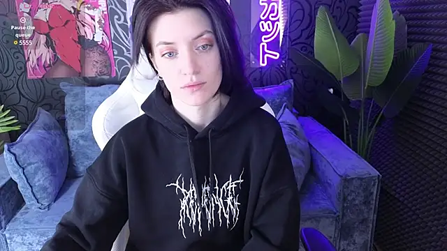 Snapshot of roxy_riot_ chatting on February 17, 1:25 am roxy riot  online show from February 17, 1:25 am