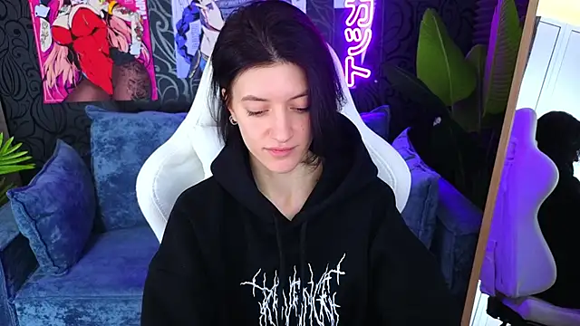 Snapshot of roxy_riot_ chatting on February 18, 4:26 am roxy riot  online show from February 18, 4:26 am