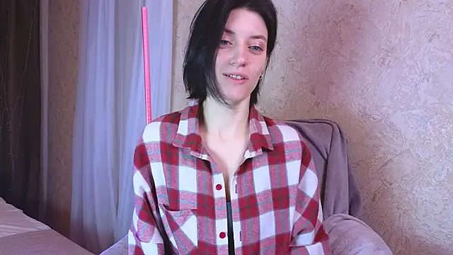 Snapshot of roxy_riot_ chatting on February 25, 1:30 am roxy riot  online show from February 25, 1:30 am