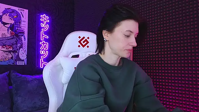 Snapshot of roxy_riot_ chatting on March 7, 1:31 am roxy riot  online show from March 7, 1:31 am