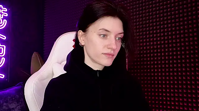 Snapshot of roxy_riot_ chatting on March 8, 5:07 am roxy riot  online show from March 8, 5:07 am