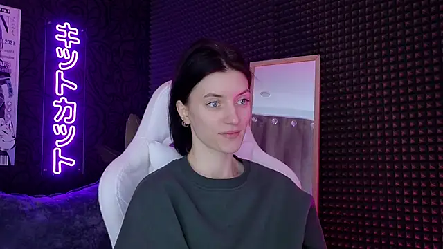 Snapshot of roxy_riot_ chatting on March 9, 1:35 am roxy riot  online show from March 9, 1:35 am