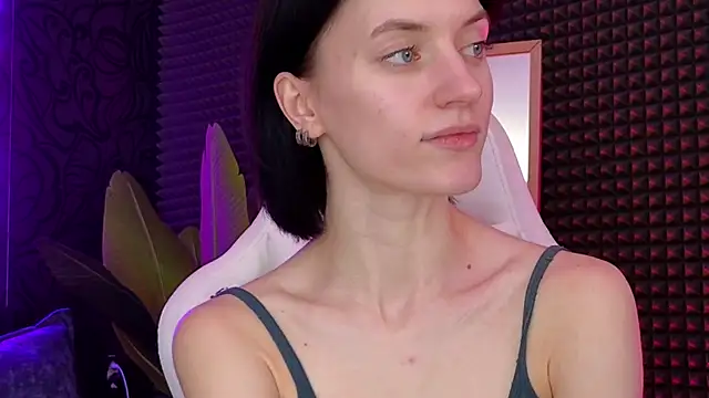 Snapshot of roxy_riot_ chatting on March 9, 5:11 am roxy riot  online show from March 9, 5:11 am