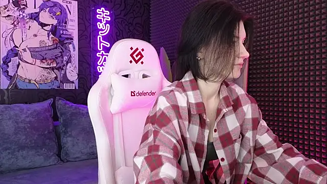 Snapshot of roxy_riot_ chatting on March 10, 1:23 am roxy riot  online show from March 10, 1:23 am