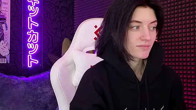 Snapshot of roxy_riot_ chatting on March 11, 7:48 am roxy riot  online show from March 11, 7:48 am