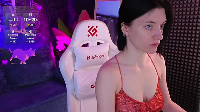 Snapshot of roxy_riot_ chatting on September 30, 1:21 am roxy riot  online show from September 30, 1:21 am