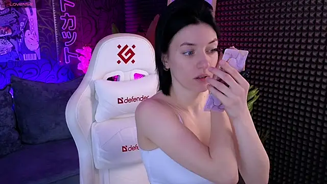 Snapshot of roxy_riot_ chatting on October 9, 1:25 am roxy riot  online show from October 9, 1:25 am