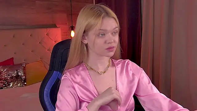 AdeleCartier online show from February 23, 2:18 am