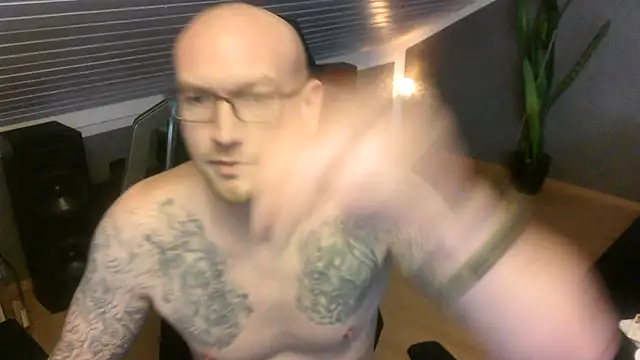 Snapshot of Fit_Firefigther chatting on February 4, 9:17 am Fit Firefigther online show from February 4, 9:17 am