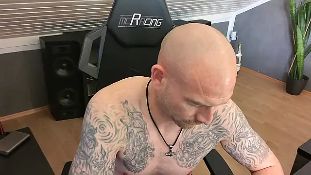 Snapshot of Fit_Firefigther chatting on November 3, 9:10 am Fit Firefigther online show from November 3, 9:10 am