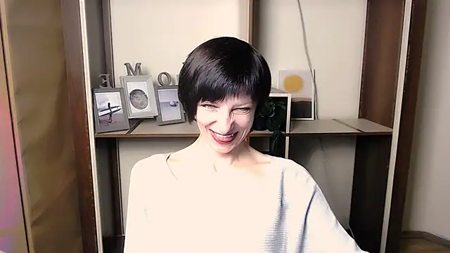  AngeliaFlow  online show from November 17, 8:09 am